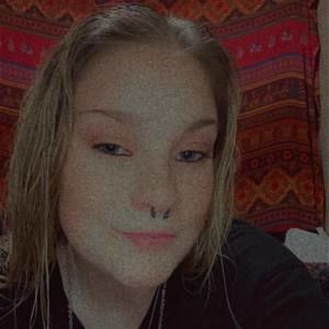 Meet your Posher, Alyvia